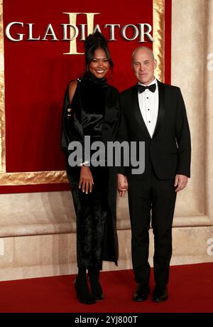 London, Großbritannien. November 2024. Tracy James und Brian Robbins nehmen an der „Gladiator II“, der Royal Film Performance und der Global Premiere im odeon Luxe in London Teil. Quelle: SOPA Images Limited/Alamy Live News Stockfoto