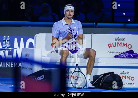 Turin, Italien. November 2024. Alexander Zverev aus Deutschland war beim Gruppenspiel der Männer gegen Casper Ruud aus Norwegen am 4. Tag des Nitto ATP Finals 2024 in der Inalpi Arena zu sehen. Credit: SOPA Images Limited/Alamy Live News Stockfoto