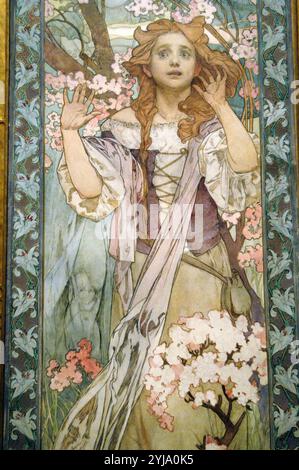 Alfons Maria Mucha (1860-1939). Tschechischer Maler und dekorative Künstler, einem der führenden Vertreter der 'Art Nouveau'. Maude Adams (1872 - 1953) als Jeanne d'Arc, 1909. Öl auf Leinwand. Metropolitan Museum. New York. United State. Stockfoto