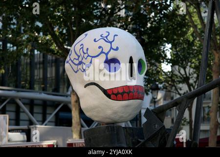 Platz Igor Strawinsky. Skulpturen der Brunnen von Niki de Saint-Phalle und Jean Tinguely/1982-1983). kinetische Skulptur. Paris. Frankreich. Europa. Stockfoto