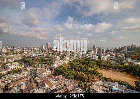 05 31 2005 August Kranti Maidan in der Skyline von Mumbai zeigt neue Hochhäuser in der Stadt Mumbai Maharashtra Indien Asien. Stockfoto