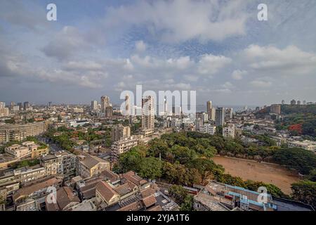 05 31 2005 August Kranti Maidan in der Skyline von Mumbai zeigt neue Hochhäuser in der Stadt Mumbai Maharashtra Indien Asien. Stockfoto