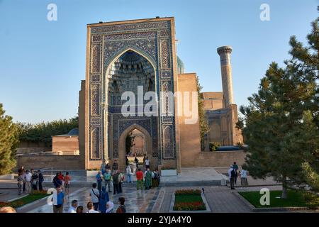 SAMARKAND, USBEKISTAN;SEPTEMBER,19,2024:das Gur-e-Amir Mausoleum in Samarkand, Usbekistan, ist die letzte Ruhestätte des großen Eroberers Timur, Stockfoto