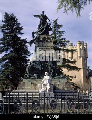 MONUMENTO A DAOIZ Y VELARDE - JARDIN ANTE EL ALCAZAR. Autor: MARINAS ANICETO. Lage: AUSSEN. SEGOVIA. SPANIEN. DAOIZ LUIS. VELARDE PEDRO. Stockfoto