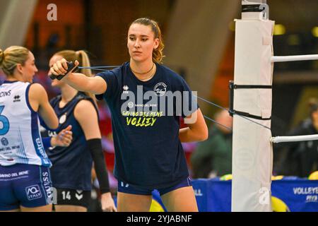 Champions League, Volleyball, Damen, Saison 2024/25, Allianz MTV Stuttgart (in Blau) vs Savino Del Bene Scandicci (ITA, in Weiss), Ekaterina Antropova, Stockfoto