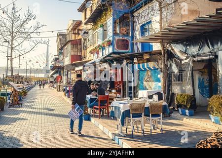 Lane of Fish Restaurants in der Nähe der Galata Brücke in Istanbul Türkei Stockfoto