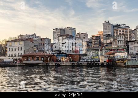 Lane of Fish Restaurants in der Nähe der Galata Brücke in Istanbul Türkei Stockfoto