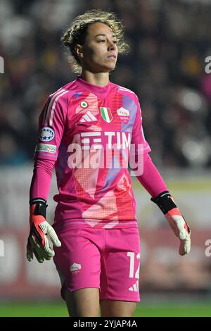 Roma, Latium. November 2024. Camelia Ceasar von AS Roma während des WomenÕs Champions League-Spiels zwischen Roma Women und Olympique Lyonnais Woman im Tre Fontane-Stadion in Rom, Italien, 13. November 2024. AllShotLive Credit: SIPA USA/Alamy Live News Stockfoto