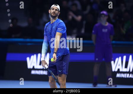 Turin, Italien. November 2024. Andrea Vavassori aus Italien im Doppel-Spiel der Runde Robin zwischen Simone Bolelli aus Italien und Andrea Vavassori aus Italien gegen Kevin Krawietz aus Deutschland und Tim Puetz aus Deutschland am vierten Tag des Nitto ATP World Tour Finals. Quelle: Marco Canoniero/Alamy Live News Stockfoto