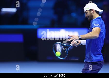 Turin, Italien. November 2024. Andrea Vavassori aus Italien im Doppel-Spiel der Runde Robin zwischen Simone Bolelli aus Italien und Andrea Vavassori aus Italien gegen Kevin Krawietz aus Deutschland und Tim Puetz aus Deutschland am vierten Tag des Nitto ATP World Tour Finals. Quelle: Marco Canoniero/Alamy Live News Stockfoto