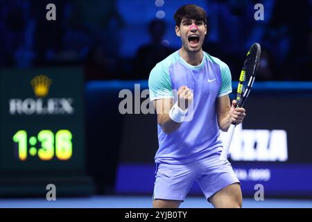 Turin, Italien. November 2024. Carlos Alcaraz aus Spanien feiert das Round-Robin-Einzelspiel zwischen Carlos Alcaraz aus Spanien und Andrey Rublev aus Russland am vierten Tag des Nitto ATP World Tour Finals. Quelle: Marco Canoniero/Alamy Live News Stockfoto