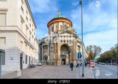 Bergamo, Italien. Die Kirche Santa Maria Immacolata delle Grazie Stockfoto