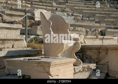 Theater des Dionysos. Altgriechisches Theater. Südhang der Akropolis. Prohedria vom Lycurgan Theater. Athen. Griechenland. Stockfoto