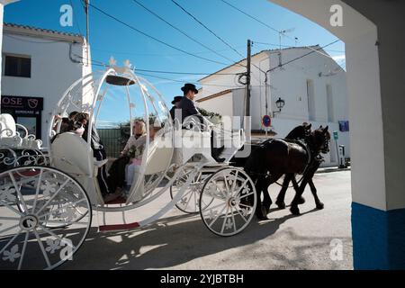 Hochzeitswagen im kleinen Dorf Altea La Vella, Provinz Alicante, Spanien Stockfoto