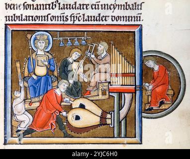 König David mit Psalter Tuba Spieler Orgel Pauken und Zimbel aus Beatae Elisabeth, Psalter Gotik, XIII. Jahrhundert. Museum: Archäologisches Museum, Friaul, ITALIEN. Stockfoto