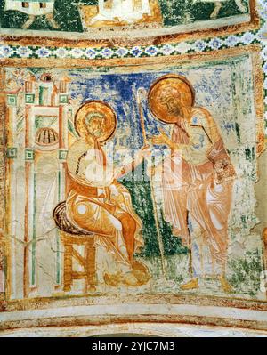 St. Peter schickt St. Paul, um im Nordosten-Fresko aus dem Leben der Heiligen Ermagora im XII. Jahrhundert n. Chr. in Italien zu konvertieren. Museum: Basilika Aquileia. ST. PETER. SAN PABLO. Stockfoto