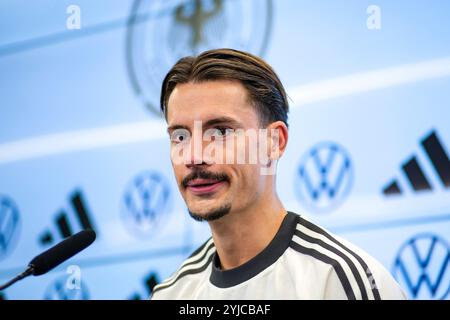 Frankfurt Am Main, Deutschland. November 2024. Robin Koch (Deutschland), GER, Pressekonferenz, DFB Fussball Herren Nationalmannschaft Deutschland, am DFB-Campus in Frankfurt am Main, 14.11.2024. Foto: Eibner-Pressefoto/Florian Wiegand Credit: dpa/Alamy Live News Stockfoto