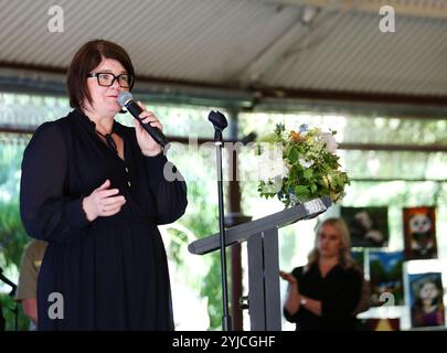 Adelaide, Australien. November 2024. Zoe Bettison, Ministerin für Tourismus und multikulturelle Angelegenheiten des australischen Bundesstaates South Australia, spricht während eines Abschiedsempfangs für die riesigen Pandas Wang Wang Wang und Fu Ni in Adelaide, Australien, am 14. November 2024. Das einzige Paar riesiger Pandas auf der südlichen Hemisphäre, Wang Wang und Fu Ni, wird den Adelaide Zoo am Freitagmorgen verlassen und nach China zurückkehren. Quelle: Ma Ping/Xinhua/Alamy Live News Stockfoto