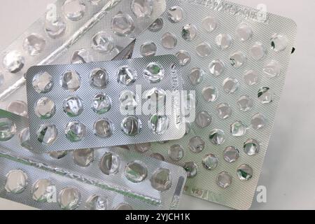 Blisterpackung für Pillen Tabletten Medikamente - 14. November 2024 Bild von Antony Thompson/Thousand Word Media Ltd © Thousand Word Media Ltd 2024. Kein Aufheben des Autors Stockfoto