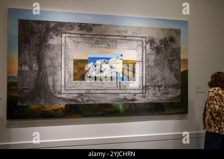 Venedig, Italien - 7. Mai 2024: Ausländer überall 60. Venedig Kunstbiennale in Venedig. Die Gestaltung der Landschaft IV. Blick auf die Plastikmülldeponie Stockfoto