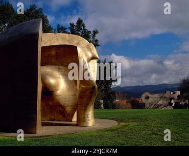 Henry Moore (1898-1986). Englischer Künstler. Große Abbildung in einem Tierheim, 1990. Gernika. Vizcaya. Baskenland. Spanien. Stockfoto