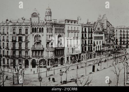 Manzana de la discordia (Barcelona). Fotografia donde se pueden ver la casa Lleó Morera, la casa Amatller y la casa Batlló. 1910. VERFASSER: LLUIS DOMENECH I MONTANER. JOSEP PUIG I CADAFALCH. ANTONI GAUDI. Stockfoto