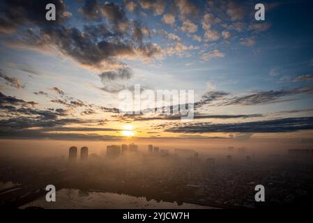 Sonnenaufgang über der Stadt Ho Chi Minh Stockfoto