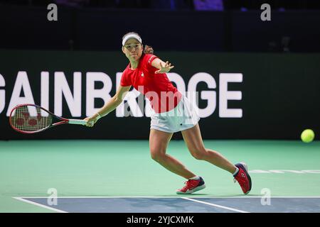 Malaga, Malaga, Spanien. November 2024. NAO Hibino aus Japan, kehrt mit Vorhand während des Billie Jean King Cup Finals 2024 zurück – Womens Tennis (Bild: © Mathias Schulz/ZUMA Press Wire) NUR REDAKTIONELLE VERWENDUNG! Nicht für kommerzielle ZWECKE!/Alamy Live News Stockfoto