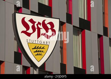 VfB Stuttgart Fan Center im Carl Benz Center, Fassade, Stuttgart, Baden-Württemberg, Deutschland, Europa Stockfoto
