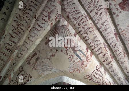 Peterskirche, Siuntio, Finnland. Detail mittelalterlicher Wandmalereien baltischer oder norddeutscher Maler: Martyrium des hl. Erasmus von Formien. Stockfoto