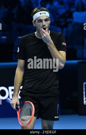 Taylor Fritz (USA) im Kampf gegen Alex de Minaur (aus) am fünften Tag des Nitto ATP Finals 2024 in der Inalpi Arena am 14. November 2024 in Turin, Italien. Stockfoto