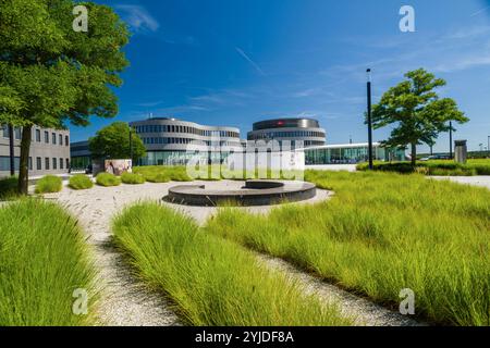 Gebäude der Firma Ernst Leitz, Kamerahersteller der Leica Kamera, Wetzlar, Hessen, Deutschland. Firmenkomplex Leitz Wetzlar *** Gebäude der Firma Ernst Leitz, Hersteller der Leica Kamera, Wetzlar, Hessen, Deutschland Unternehmenskomplex Leitz Wetzlar Stockfoto