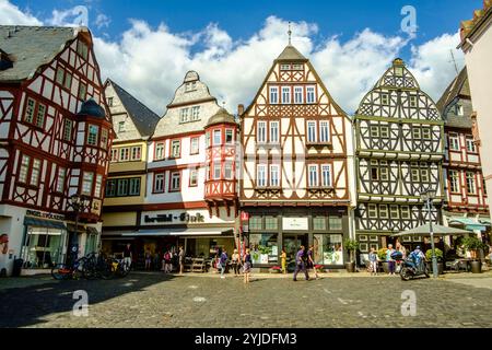 Alte Fachwerkhäuser zieren die histroische Altstadt von Limburg an der Lahn, Hessen, Deutschland. Fachwerkhäuser in der Altstadt von Limburg *** Alte Fachwerkhäuser zieren die historische Altstadt von Limburg an der Lahn, Hessen, Deutschland Fachwerkhäuser in der Altstadt von Limburg Stockfoto