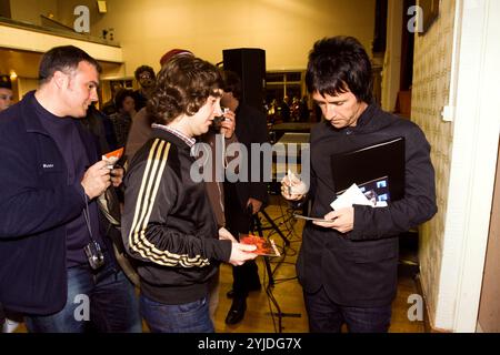 Johnny Marr hielt einen Vortrag an der Salford University als Gastprofessor für Musik am 4. November 2008 in Salford, Greater Manchester, England, Vereinigtes Königreich. Stockfoto