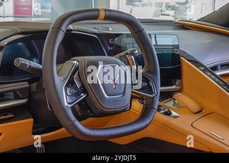 Indianapolis - 30. Oktober 2024: Chevrolet Corvette Interior. Die achte Generation der Chevy Corvette ist bekannt als C8 und der Innenraum kann individuell angepasst werden Stockfoto