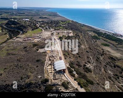 Drohnenansicht der archäologischen Stätte Kourion, Episkopi, Bezirk Limassol, Republik Zypern Stockfoto