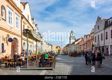 Platz Masarykovo namesti, Rathaus, Freiluftrestaurant Trebon Wittingau Jihocesky, Südböhmen, Südböhmen Stockfoto