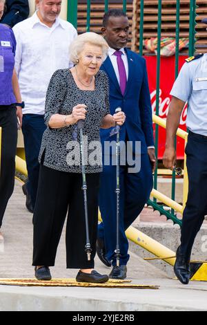 Simpson Bay, Niederlande, 2024 2011-11-14 10:05:58 SINT MAARTEN, 14-11-2024, Simpson Bay Princess Beatrix besucht Sint Maarten und Saba. Der Besuch konzentriert sich auf die Arbeit der niederländischen Karibischen Naturallianz (DCNA) und soziale Initiativen auf den Inseln. FOTO: NLBeeldIn dem Foto: Simpson Bay Boat Trip Credit: NL Beeld / Patrick van EMST/Alamy Live News Stockfoto