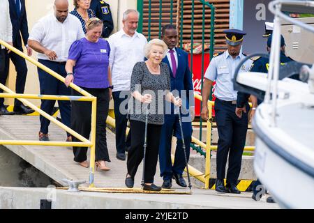 Simpson Bay, Niederlande, 2024 2011-11-14 10:05:58 SINT MAARTEN, 14-11-2024, Simpson Bay Princess Beatrix besucht Sint Maarten und Saba. Der Besuch konzentriert sich auf die Arbeit der niederländischen Karibischen Naturallianz (DCNA) und soziale Initiativen auf den Inseln. FOTO: NLBeeldIn dem Foto: Simpson Bay Boat Trip Credit: NL Beeld / Patrick van EMST/Alamy Live News Stockfoto