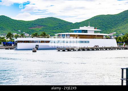 Simpson Bay, Niederlande, 2024 2011-11-14 09:47:33 SINT MAARTEN, 14-11-2024, Simpson Bay Prinzessin Beatrix besucht Sint Maarten und Saba. Der Besuch konzentriert sich auf die Arbeit der niederländischen Karibischen Naturallianz (DCNA) und soziale Initiativen auf den Inseln. FOTO: NLBeeldIn dem Foto: Simpson Bay Boat Trip Credit: NL Beeld / Patrick van EMST/Alamy Live News Stockfoto