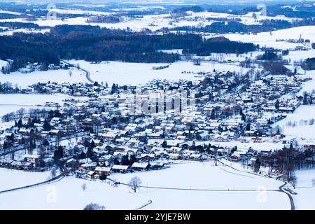 Der Chiemsee, auch Bayerisches Meer genannt, ist mit einer Fläche von 79,9 km² der größte See Bayerns und nach dem See der drittgrößte See Deutschlands Stockfoto