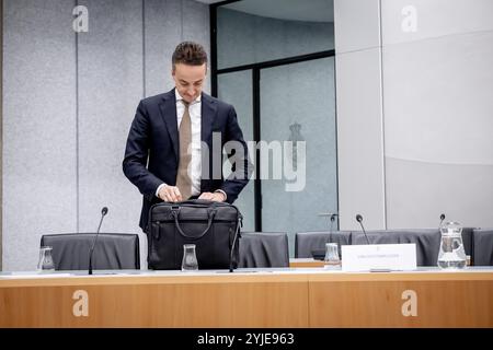 Den Haag, Niederlande. November 2024. Tjebbe van Oostenbruggen (NSC), der vorgesehene Staatssekretär für Finanzen, kommt zu seiner Anhörung. Das Repräsentantenhaus führt Anhörungen mit potenziellen Kabinettsministern vor ihrer Vereidigung durch. ANP ROBIN UTRECHT niederlande Out - belgien Out/Alamy Live News Stockfoto