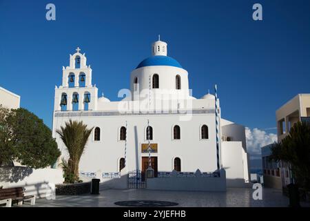 Oia auf der Insel Thira oder Thera ist eine kleine Stadt auf dem griechischen Archipel Santorini in den Kykladen Stockfoto