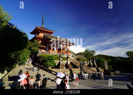 Kiyomizu-dera (reines Wasserkloster) ist ein buddhistischer Tempel im Osten von Kyoto, Japan Stockfoto