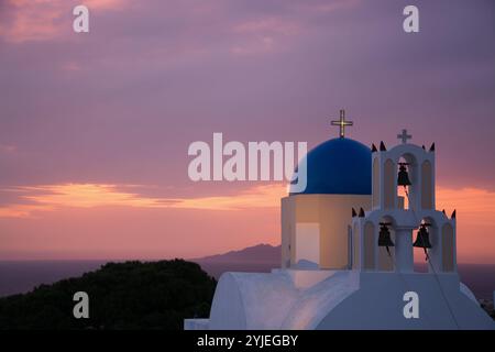 Fira, auf der Insel Thira oder Thera, ist eine kleine Stadt auf dem griechischen Archipel Santorini in den Kykladen Stockfoto