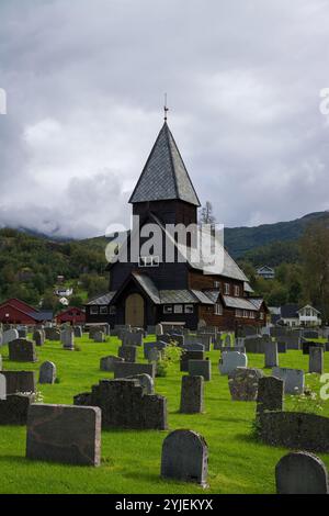 Die Roldal Stabkirche ist eine Stabkirche in Roldal in der Gemeinde Odda im norwegischen Hordaland Stockfoto