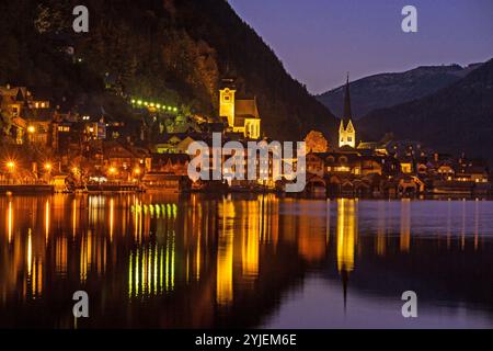 Hallstatt im Salzkammergut im Bundesland Oberösterreich in Österreich, am Hallstättersee, Hallstatt im Salzkammergut im Bundesland Oberösterreich in Stockfoto