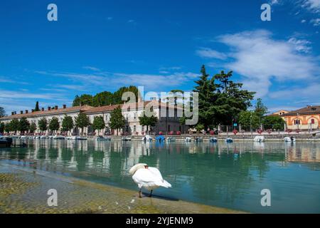 Peschiera del Garda ist eine italienische Gemeinde in der italienischen Provinz Verona in der Region Veneto Stockfoto