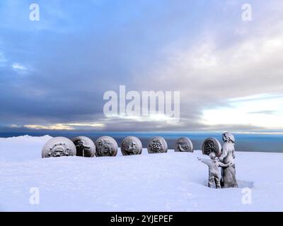 Das Children of the World Monument ist ein Denkmal auf dem Nordkap-Plateau in Norwegen, das Denkmal der Kinder der Welt ist ein Denkmal auf Stockfoto