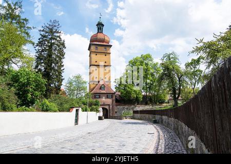 Dinkelsbühl ist eine Stadt im mittelfränkischen Landkreis Ansbach und aufgrund ihres besonders gut erhaltenen spätmittelalterlichen Stadtbildes eine wichtige Stadt Stockfoto